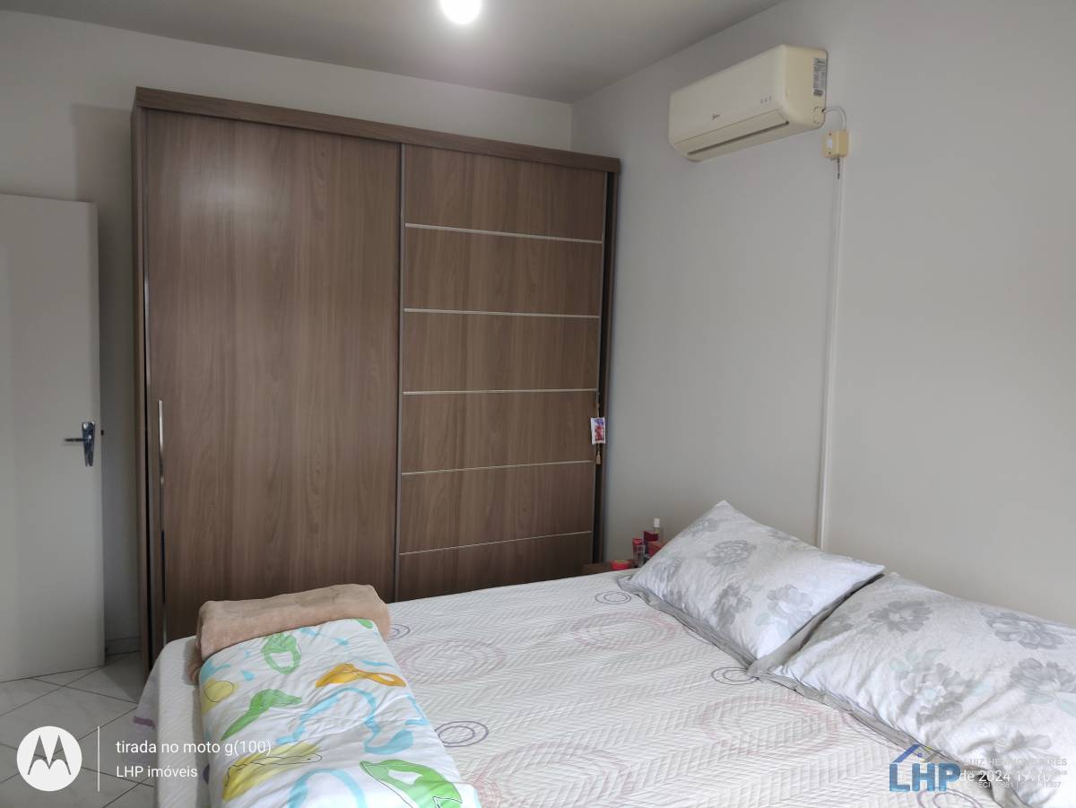 Casa para Venda no bairro Costeira do Pirajubaé