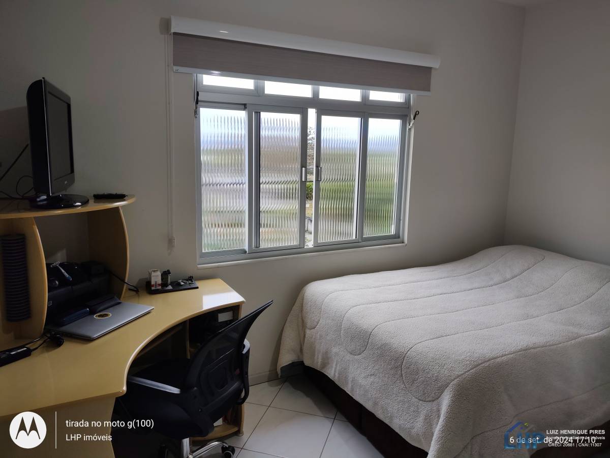 Casa para Venda no bairro Costeira do Pirajubaé